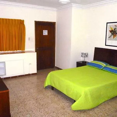 Tom Apartahotel 3*