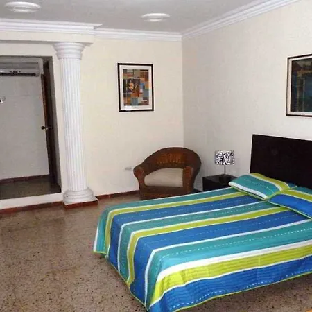 Tom Apartahotel 3*