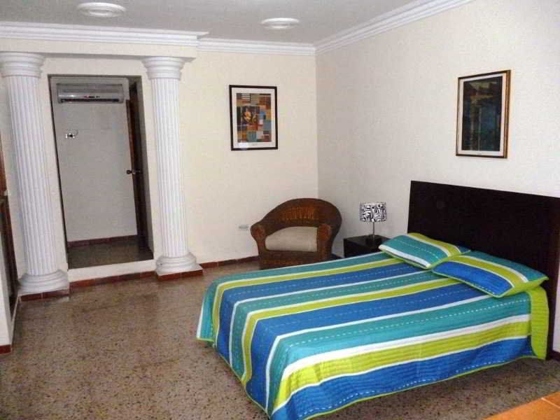 Tom Apartahotel 3*