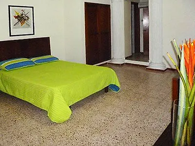 Tom Aparthotel 3*