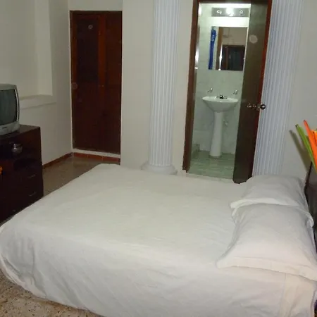 Aparthotel Tom 3*